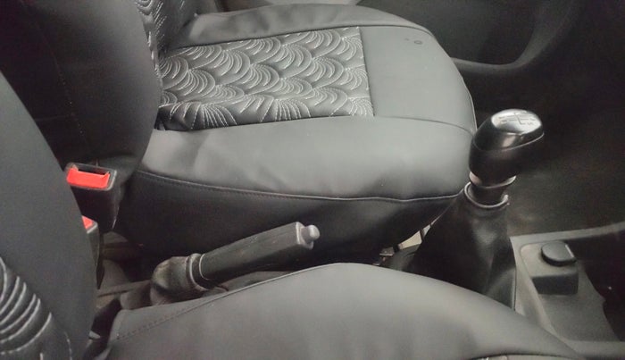 2016 Renault Kwid RXT 0.8, Petrol, Manual, 94,841 km, Gear Lever