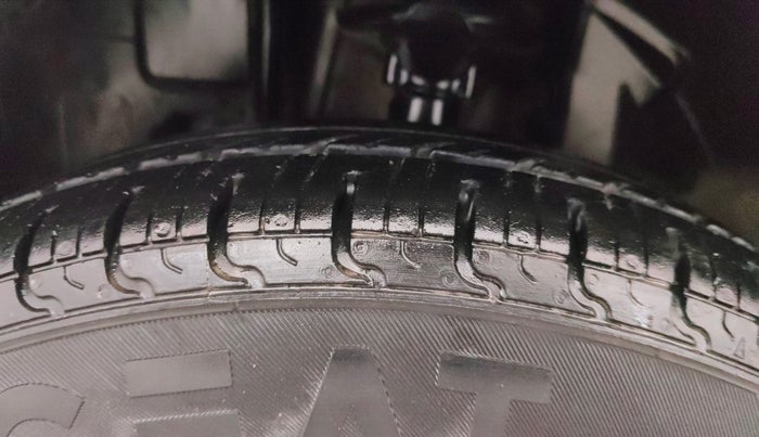 2016 Renault Kwid RXT 0.8, Petrol, Manual, 94,841 km, Left Front Tyre Tread