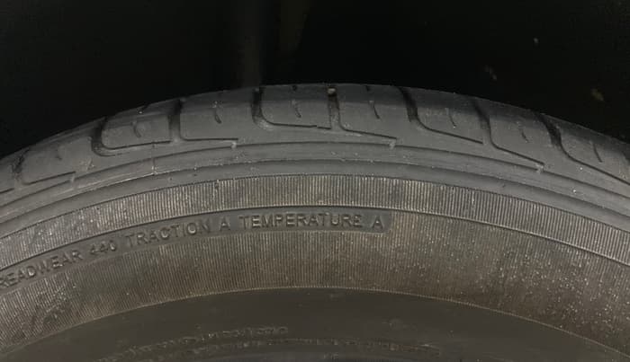 2013 Ford Ecosport TITANIUM 1.5L PETROL AT, Petrol, Automatic, 1,09,706 km, Right Rear Tyre Tread