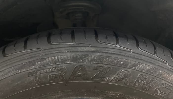2013 Ford Ecosport TITANIUM 1.5L PETROL AT, Petrol, Automatic, 1,09,706 km, Right Front Tyre Tread