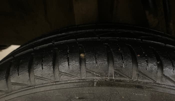 2023 Renault Kwid RXT 1.0, Petrol, Manual, 30,296 km, Right Rear Tyre Tread