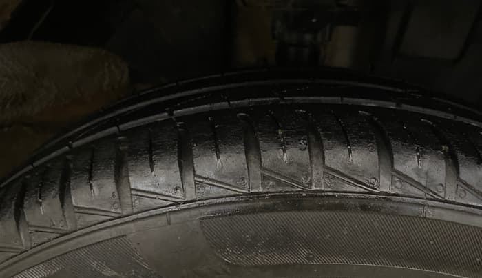2023 Renault Kwid RXT 1.0, Petrol, Manual, 30,296 km, Right Front Tyre Tread