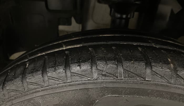 2023 Renault Kwid RXT 1.0, Petrol, Manual, 30,296 km, Left Front Tyre Tread