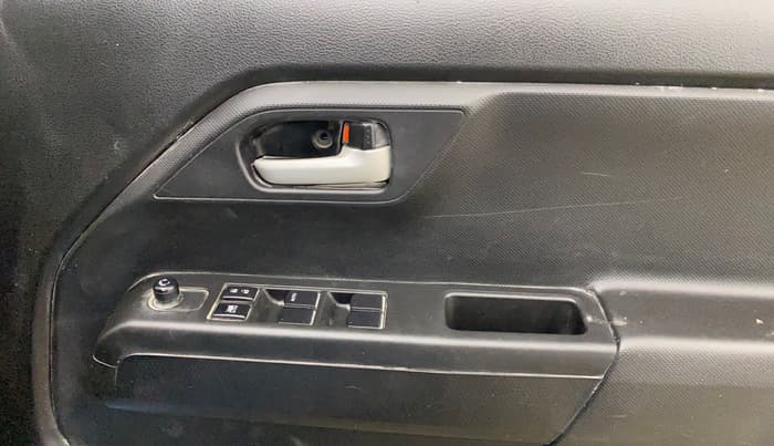 2021 Maruti New Wagon-R VXI 1.0, Petrol, Manual, 30,754 km, Driver Side Door Panels Control