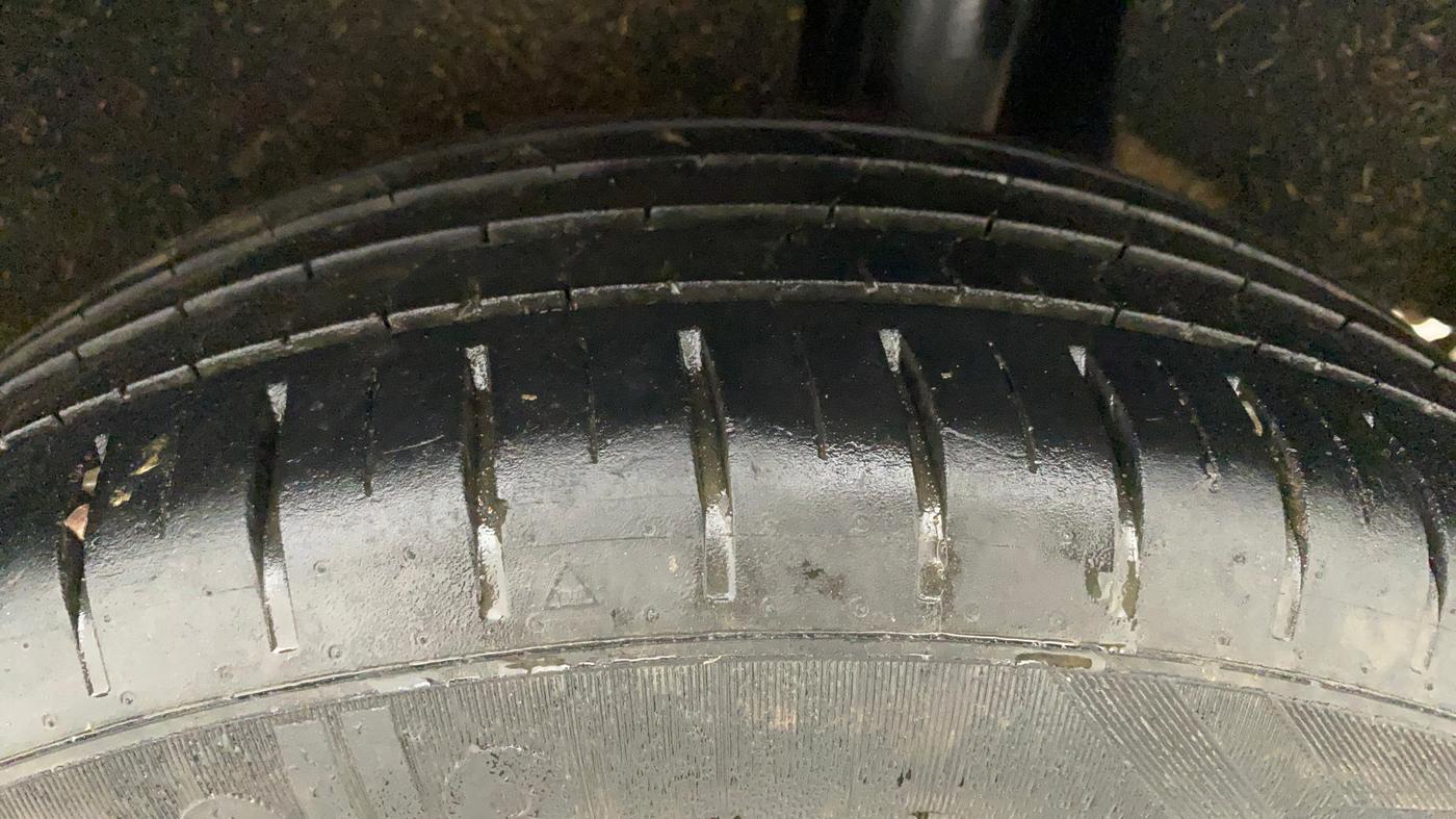 2021 Maruti Baleno ZETA PETROL 1.2, Petrol, Manual, 27,727 km, Left Rear Tyre Tread