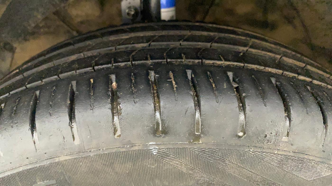 2021 Maruti Baleno ZETA PETROL 1.2, Petrol, Manual, 27,727 km, Left Front Tyre Tread