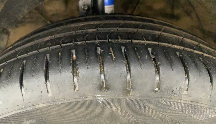 2021 Maruti Baleno ZETA PETROL 1.2, Petrol, Manual, 27,727 km, Left Front Tyre Tread