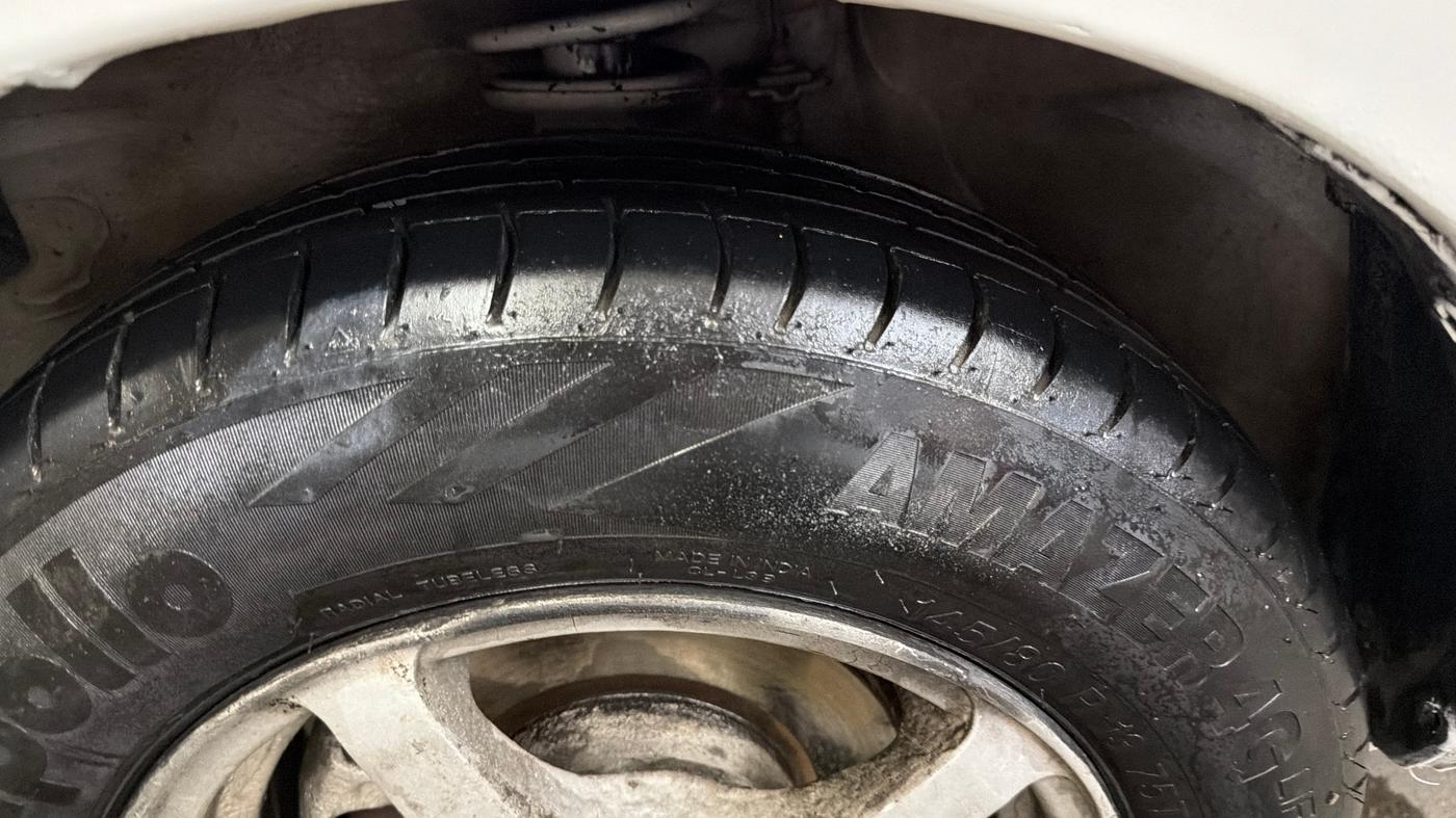 2017 Maruti Alto K10 LXI CNG (AIRBAG), CNG, Manual, 1,23,212 km, Left Front Tyre Tread