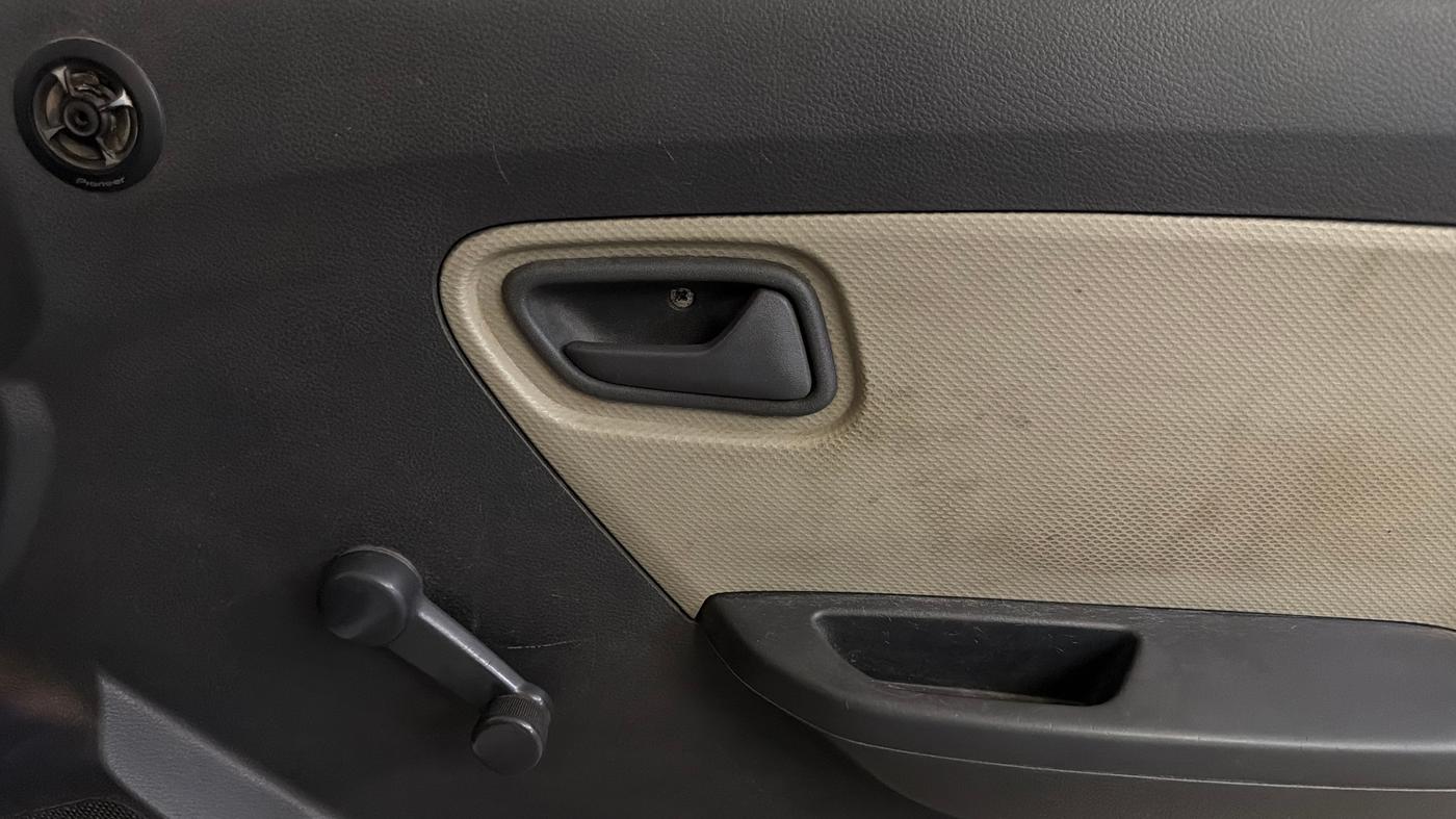 2017 Maruti Alto K10 LXI CNG (AIRBAG), CNG, Manual, 1,23,212 km, Driver Side Door Panels Control