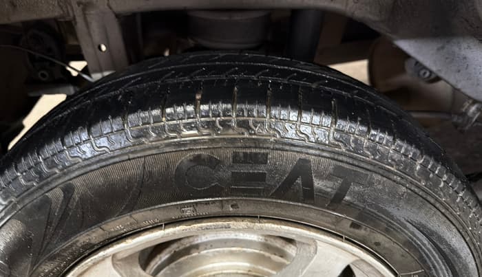 2017 Maruti Alto K10 LXI CNG (AIRBAG), CNG, Manual, 1,23,212 km, Right Rear Tyre Tread