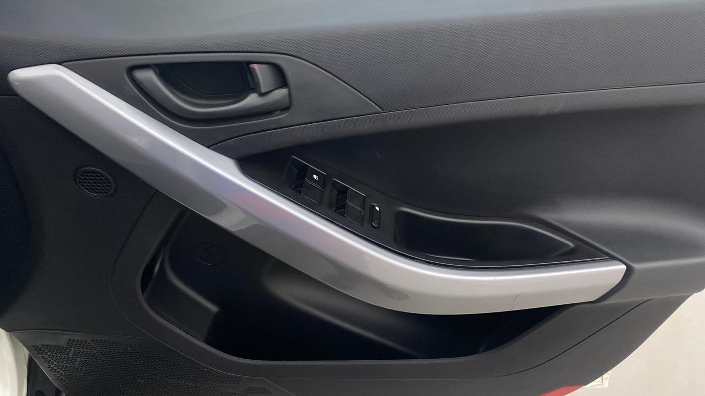 2023 Tata NEXON XM PETROL, Petrol, Manual, 27,285 km, Driver Side Door Panels Control