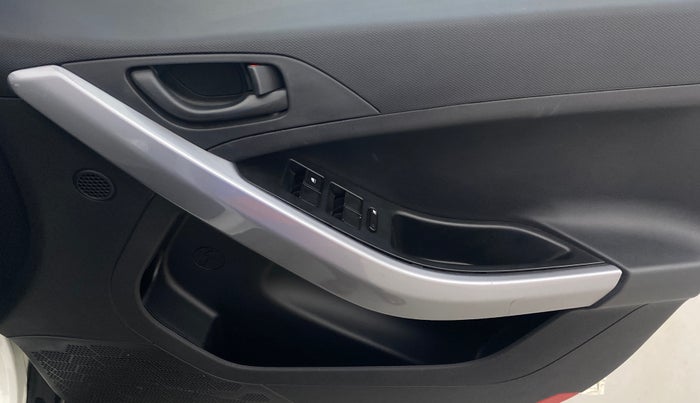 2023 Tata NEXON XM PETROL, Petrol, Manual, 27,285 km, Driver Side Door Panels Control