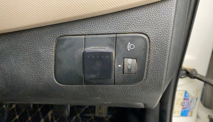 2018 Hyundai Grand i10 MAGNA 1.2 KAPPA VTVT, CNG, Manual, 47,633 km, Dashboard - Headlight height adjustment not working