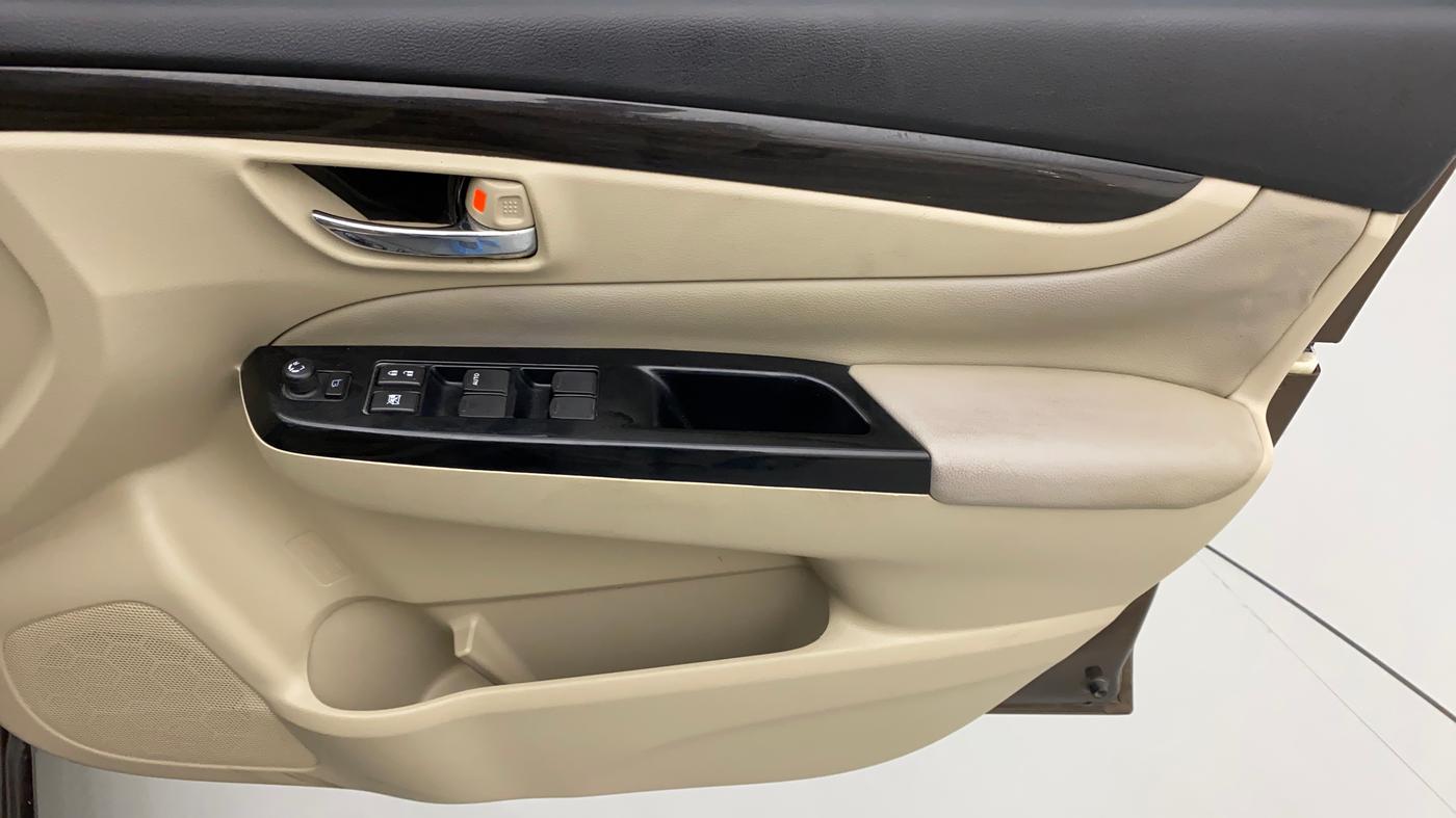 2015 Maruti Ciaz ZXI+, Petrol, Manual, 93,481 km, Driver Side Door Panels Control