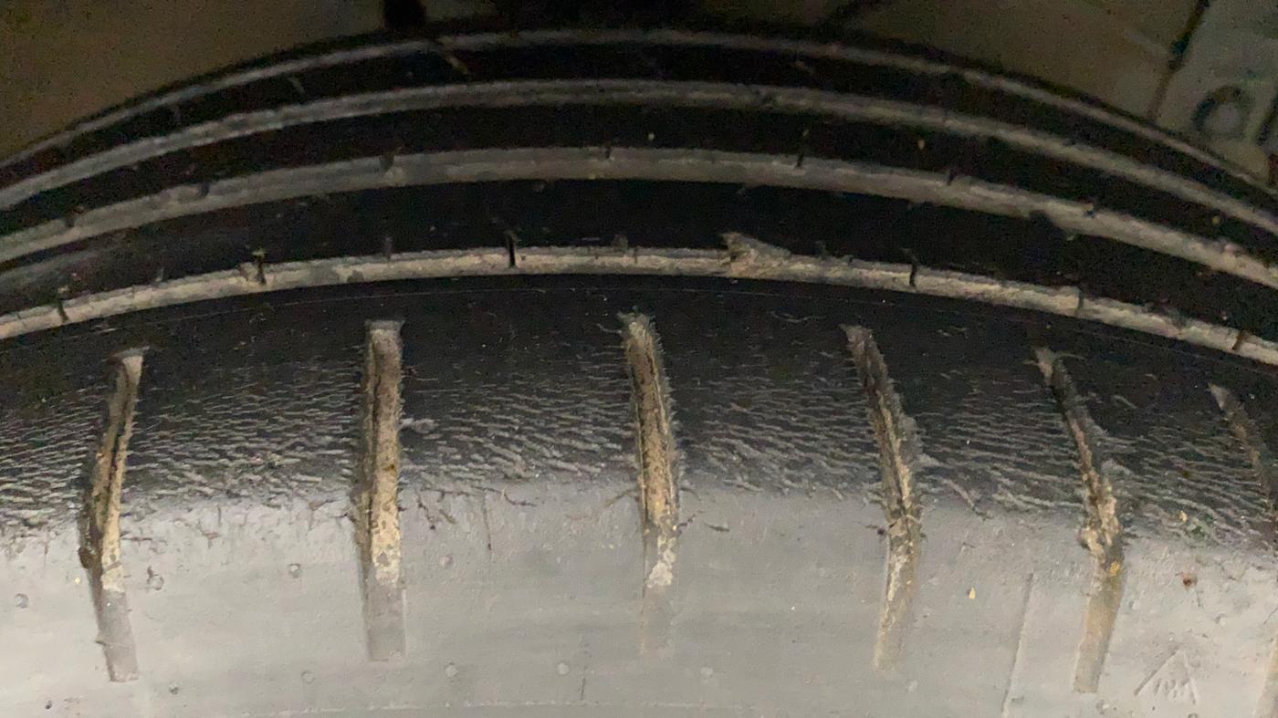 2015 Maruti Ciaz ZXI+, Petrol, Manual, 93,481 km, Right Front Tyre Tread