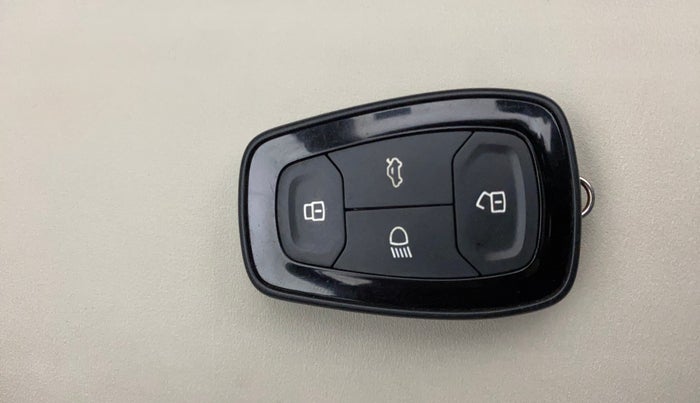 2023 Tata NEXON XZA PLUS (L), Petrol, Automatic, 8,034 km, Key Close Up