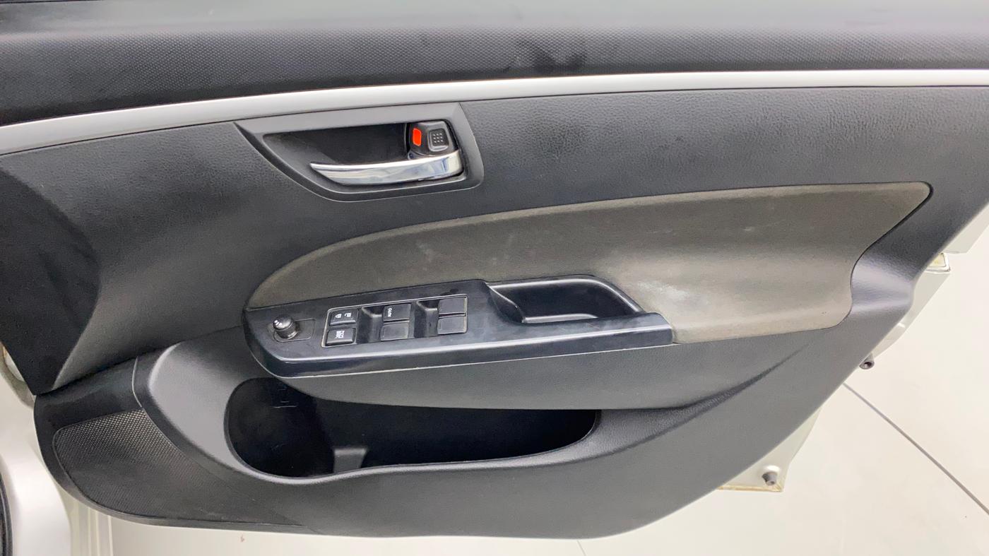 2014 Maruti Swift VXI, Petrol, Manual, 32,639 km, Driver Side Door Panels Control