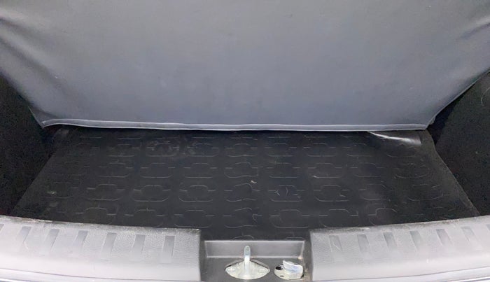 2014 Maruti Swift VXI, Petrol, Manual, 32,639 km, Boot Inside