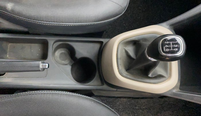 2016 Hyundai Grand i10 SPORTZ 1.2 KAPPA VTVT, CNG, Manual, 85,587 km, Gear Lever