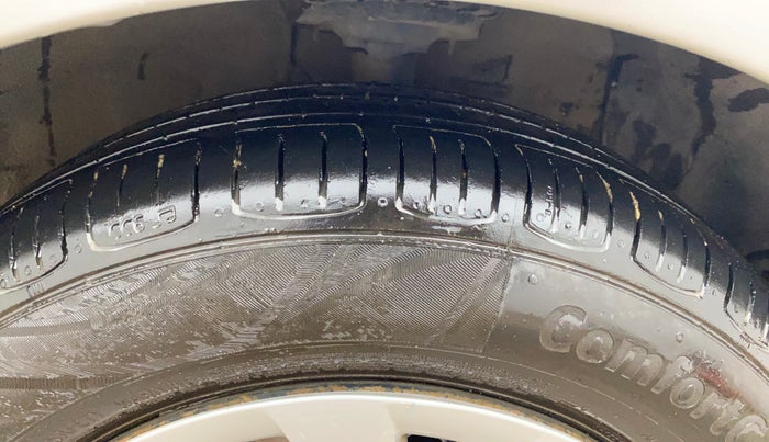 2016 Hyundai Grand i10 SPORTZ 1.2 KAPPA VTVT, CNG, Manual, 85,587 km, Right Front Tyre Tread