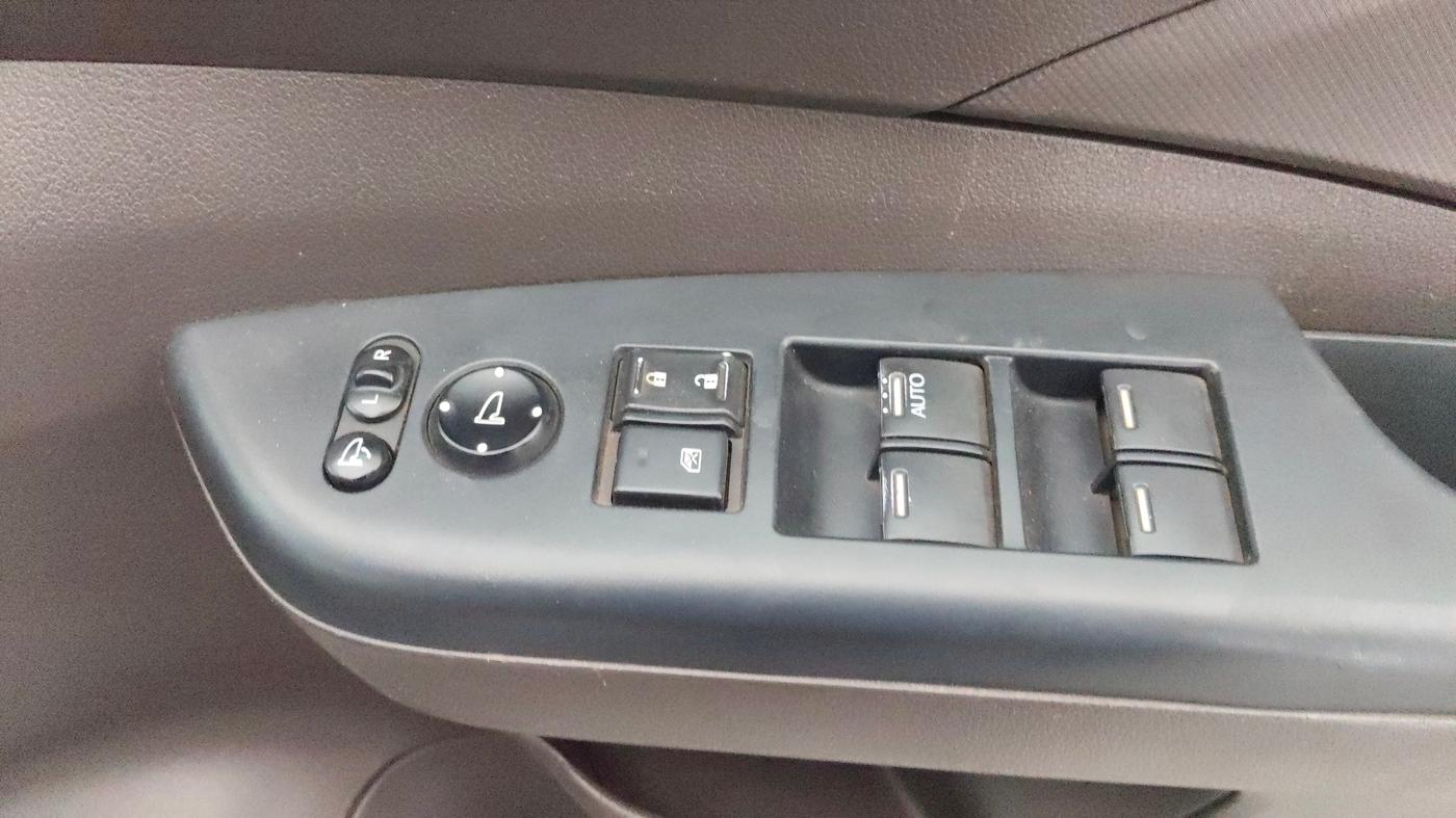 2014 Honda CRV 2.4L 2WD AT, Petrol, Automatic, 99,575 km, Driver Side Door Panels Control