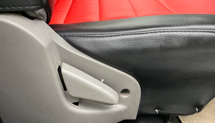 2016 Datsun Go T, Petrol, Manual, 20,216 km, Driver Side Adjustment Panel