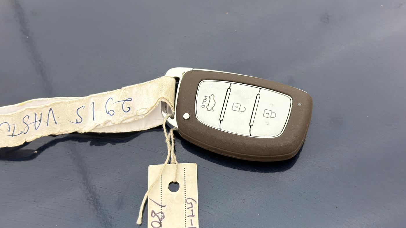 2023 Hyundai EXTER SX(O), CNG, Manual, 62,192 km, Key Close Up