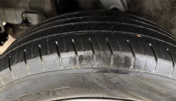 2021 Hyundai VENUE S 1.2, Petrol, Manual, 29,326 km, Right Rear Tyre Tread