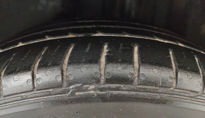 2019 Volkswagen Vento HIGHLINE PLUS 1.2 AT, Petrol, Automatic, 55,875 km, Left Rear Tyre Tread