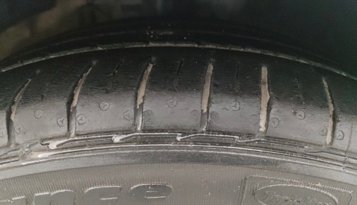 2019 Volkswagen Vento HIGHLINE PLUS 1.2 AT, Petrol, Automatic, 55,875 km, Right Front Tyre Tread