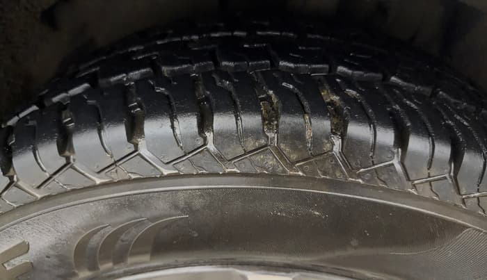2022 Mahindra XUV700 AX 5 P MT 7 STR, Petrol, Manual, 55,215 km, Left Front Tyre Tread