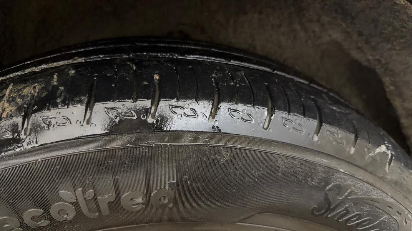 2022 Mahindra XUV700 AX 5 P MT 7 STR, Petrol, Manual, 55,215 km, Right Rear Tyre Tread