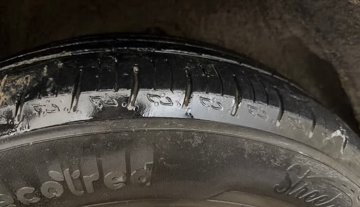 2022 Mahindra XUV700 AX 5 P MT 7 STR, Petrol, Manual, 55,215 km, Right Rear Tyre Tread