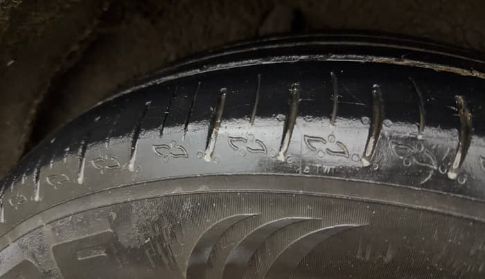 2022 Mahindra XUV700 AX 5 P MT 7 STR, Petrol, Manual, 55,215 km, Left Rear Tyre Tread