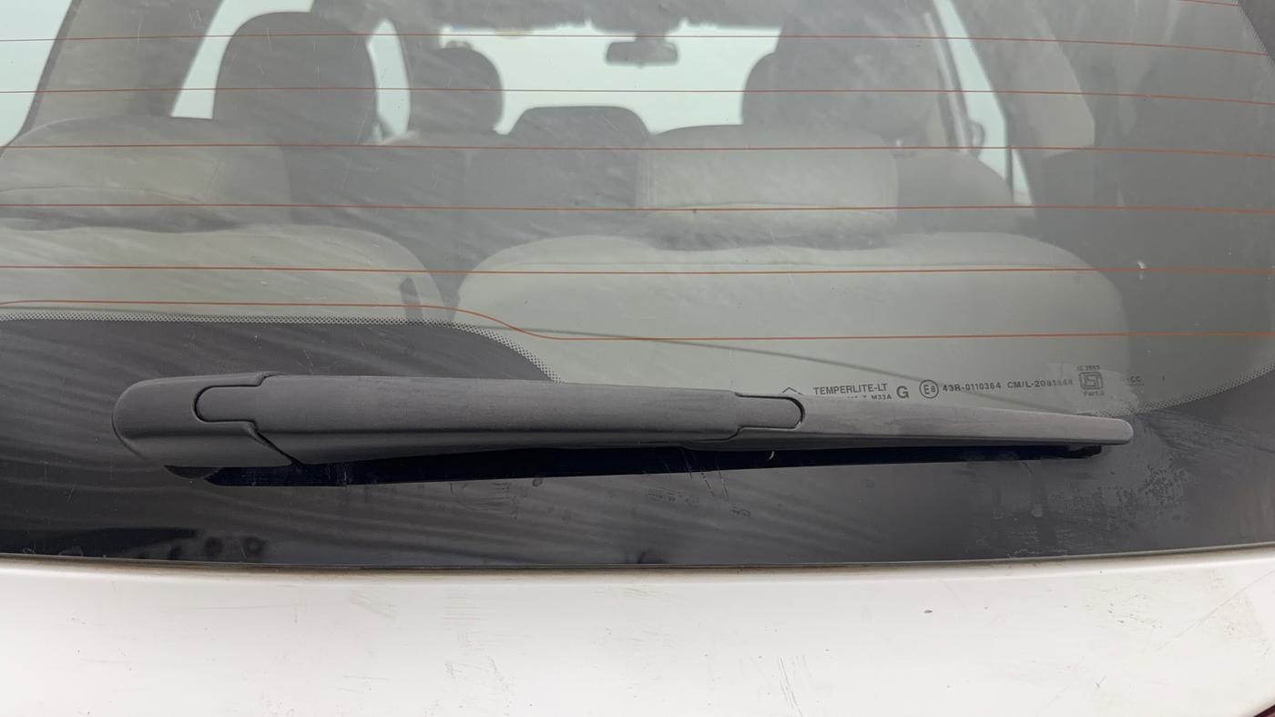 2022 Mahindra XUV700 AX 5 P MT 7 STR, Petrol, Manual, 55,215 km, Rear Wiper