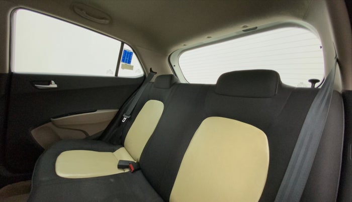 2016 Hyundai Grand i10 SPORTZ 1.2 KAPPA VTVT, Petrol, Manual, 36,393 km, Right Side Rear Door Cabin
