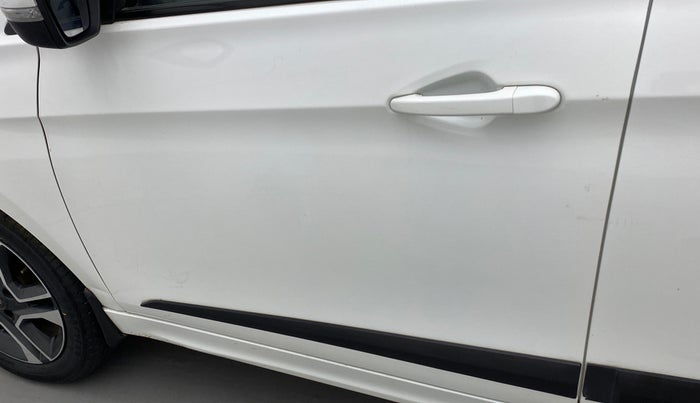 2019 Tata Tiago XZA PLUS PETROL, Petrol, Automatic, 23,375 km, Front passenger door - Minor scratches