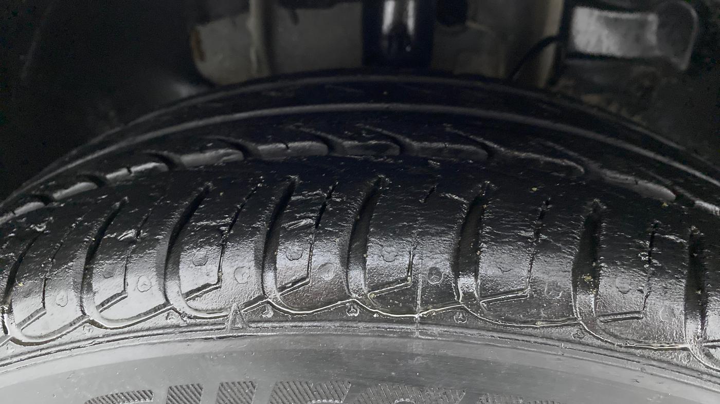 2019 Tata Tiago XZA PLUS PETROL, Petrol, Automatic, 23,375 km, Right Front Tyre Tread