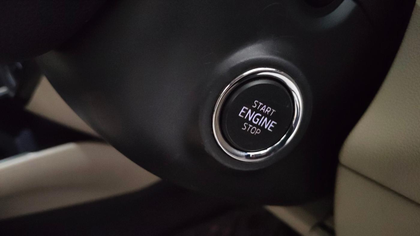 2022 Skoda SLAVIA STYLE 1.0L TSI AT, Petrol, Automatic, 80,387 km, Keyless Start/ Stop Button