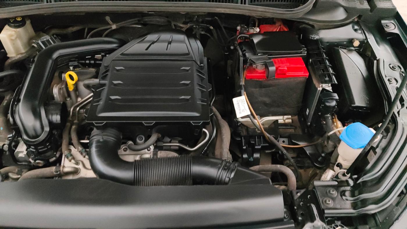 2022 Skoda SLAVIA STYLE 1.0L TSI AT, Petrol, Automatic, 80,387 km, Engine View - Left