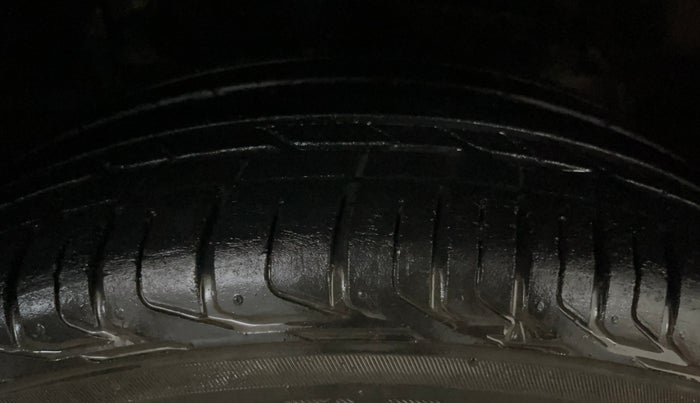 2023 Tata NEXON XM SUNROOF PETROL, Petrol, Manual, 40,988 km, Right Front Tyre Tread