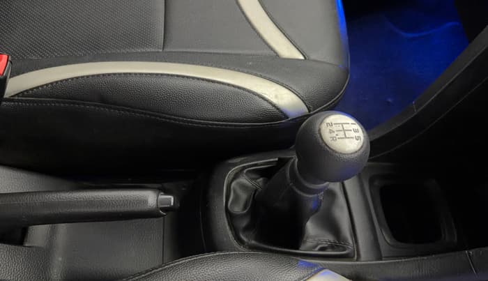2015 Maruti Swift LXI (O), Petrol, Manual, 20,568 km, Gear Lever