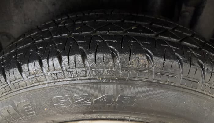 2015 Maruti Swift LXI (O), Petrol, Manual, 20,568 km, Left Rear Tyre Tread