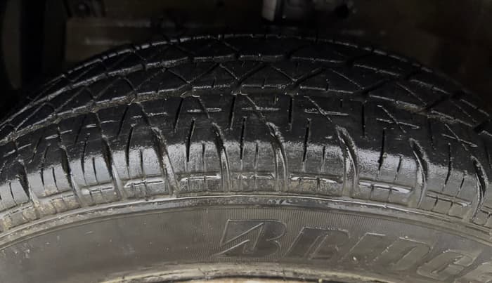 2015 Maruti Swift LXI (O), Petrol, Manual, 20,568 km, Left Front Tyre Tread