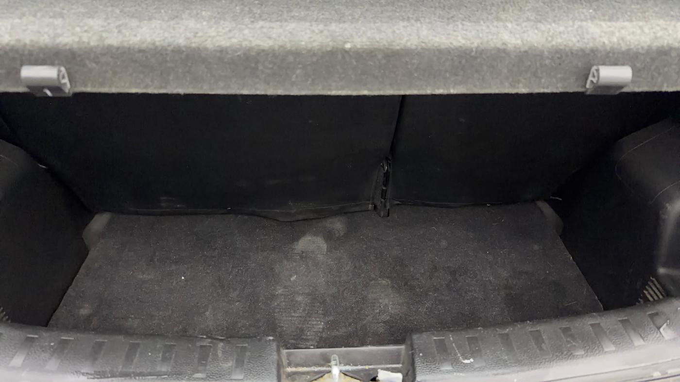 2015 Maruti Swift LXI (O), Petrol, Manual, 20,568 km, Boot Inside