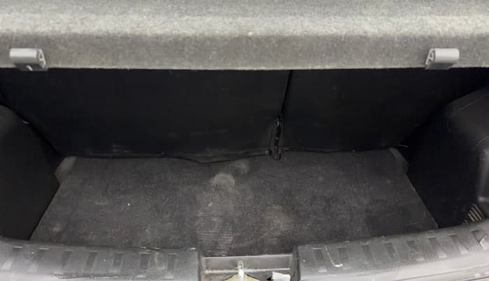 2015 Maruti Swift LXI (O), Petrol, Manual, 20,568 km, Boot Inside