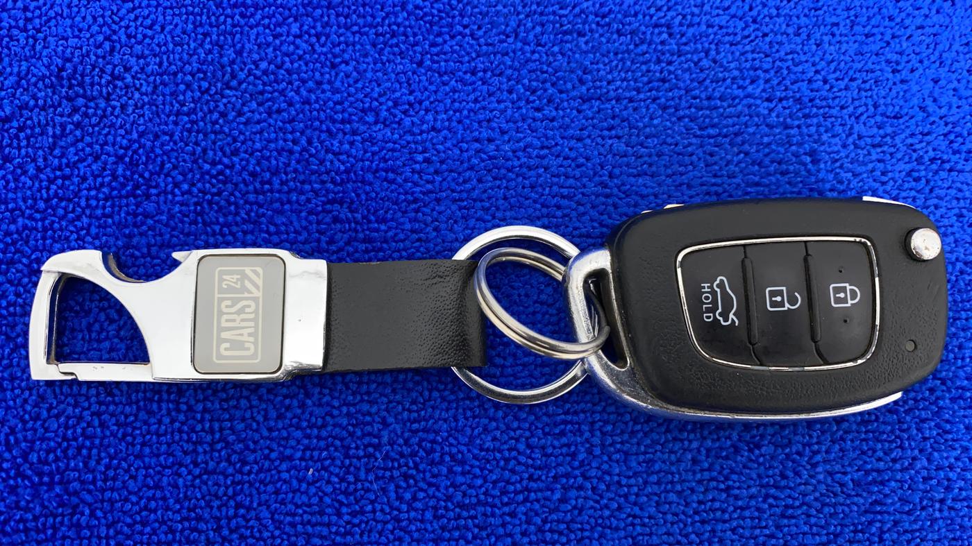 2020 Hyundai AURA S 1.2 CNG, CNG, Manual, 98,189 km, Key Close Up