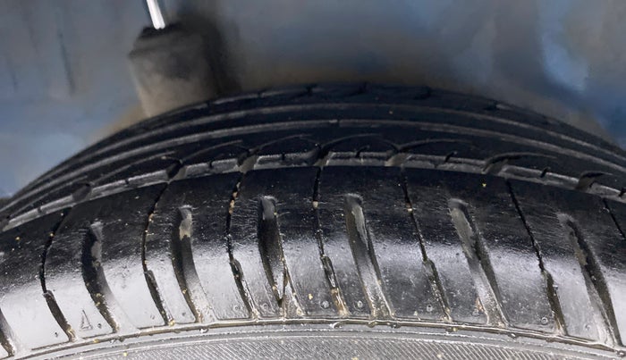 2012 Honda Brio S MT, Petrol, Manual, 57,774 km, Right Rear Tyre Tread
