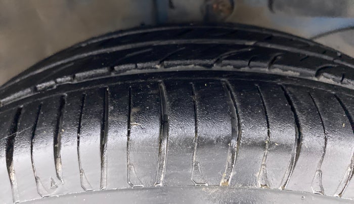2012 Honda Brio S MT, Petrol, Manual, 57,774 km, Right Front Tyre Tread