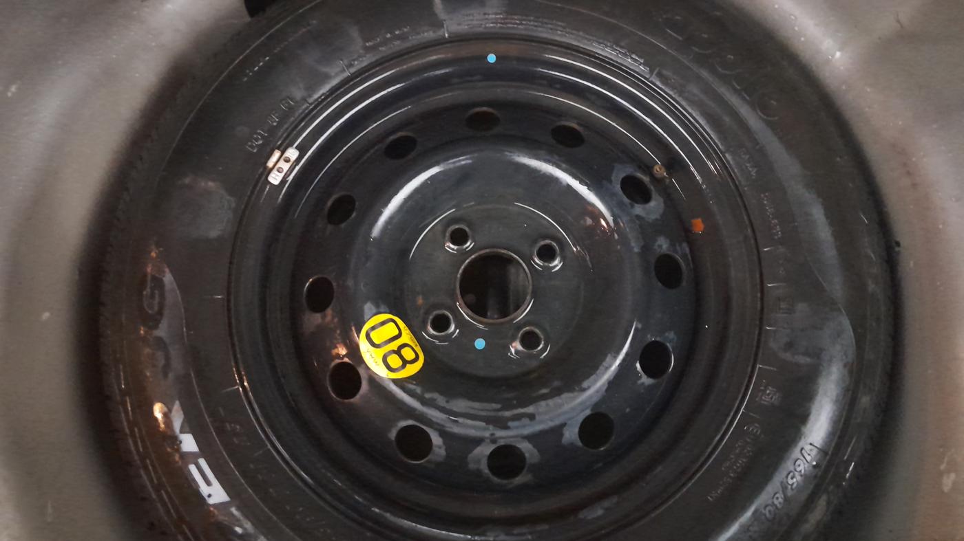 2015 Maruti Swift ZXI, Petrol, Manual, 1,03,587 km, Spare Tyre